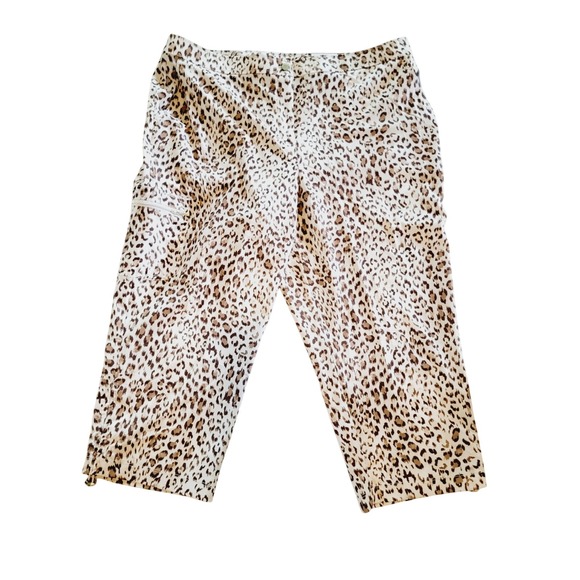 Chico's Zenergy Golf 3 Cargo  Animal Print Cropped Flat Front Pants NWT RV‎ $79 - Picture 1 of 10